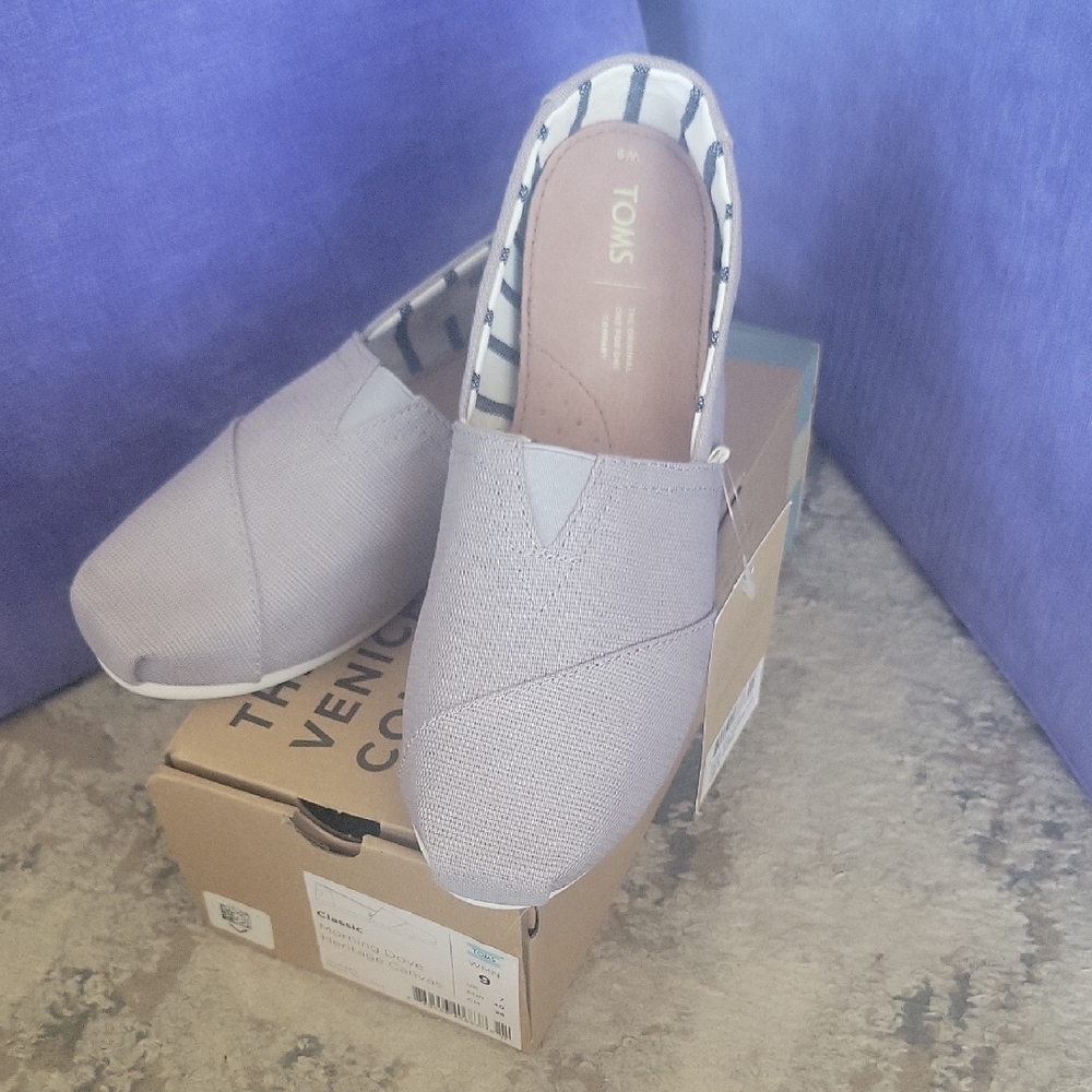 TOMS Women's Gray Slip-On Shoes